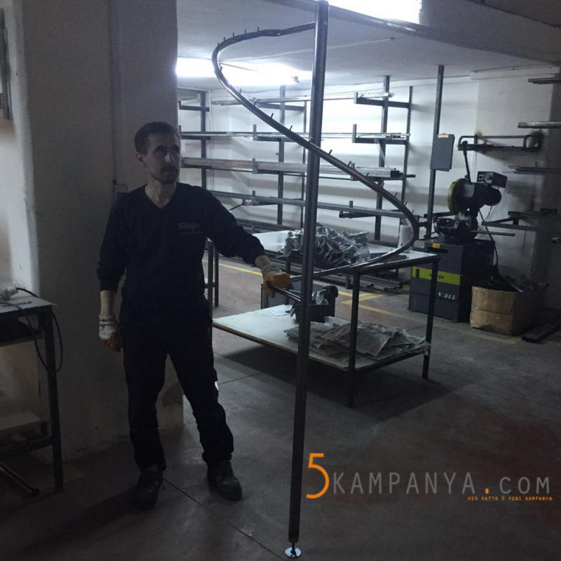 Giyinme Odası Köşe Bölüm Dönerli Elbise Askısı